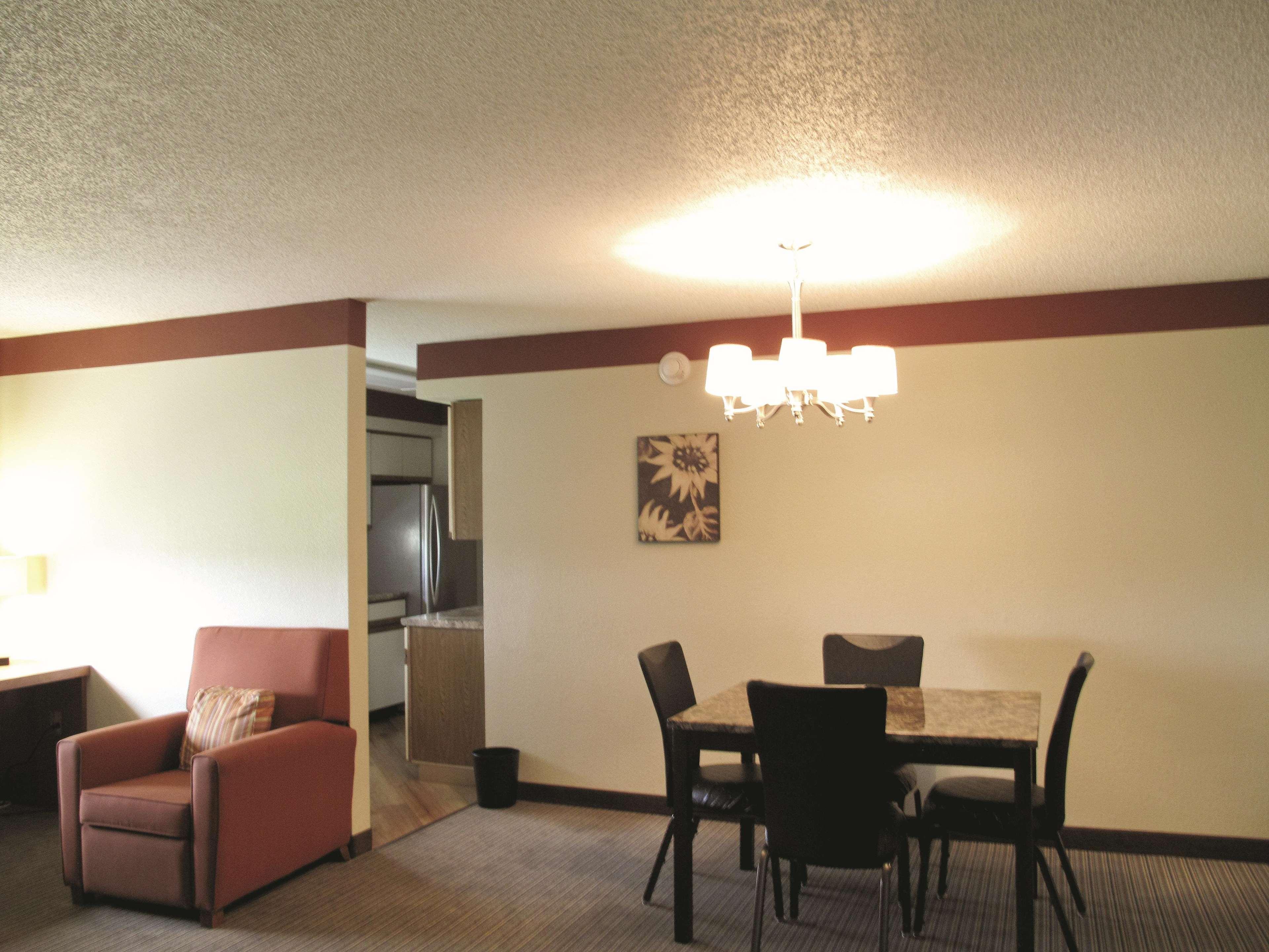 La Quinta By Wyndham Chicago Tinley Park Hotel Exterior foto